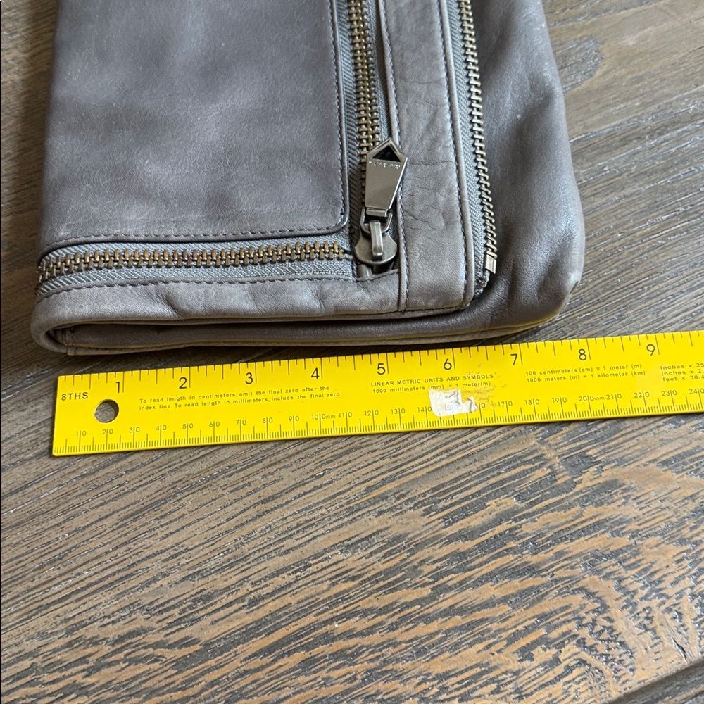 CHRISTOPHER KON™️ Gray Leather Men's Clutch - Picture 9 of 11